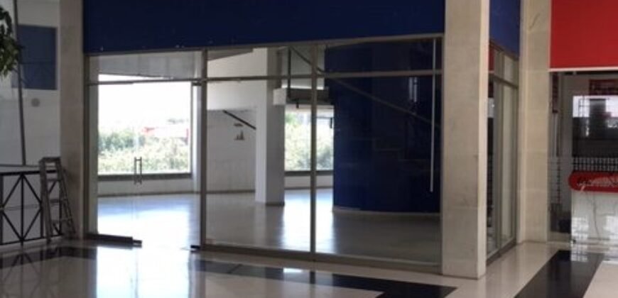 Local 28 – Plaza Península