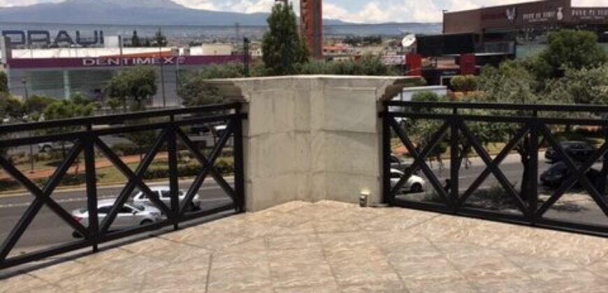 Local 28 – Plaza Península